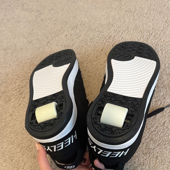 Heelys Black and White Men's Sneakers - Picture 3 of 4